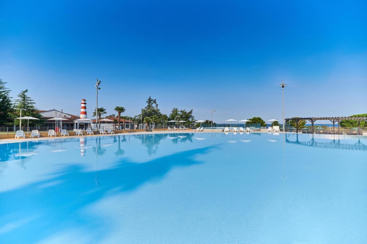 Camping Park Umag Mobile Homes Karigador Exteriör bild