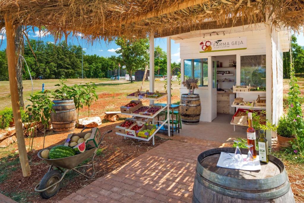 Camping Park Umag Mobile Homes Karigador Exteriör bild